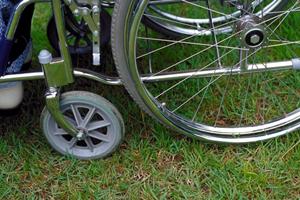 家族も笑顔になる！リハビリ訓練をする