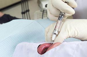 守山市の歯医者で歯痛をみてもらう