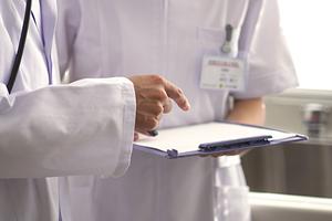 目立たない矯正から信頼の実績まで：京都で選ばれる矯正専門医院の完全ガイド